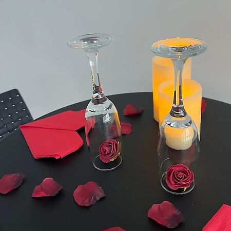 Suite « Body Love » - Jacuzzi Privatif Créteil Buitenkant foto