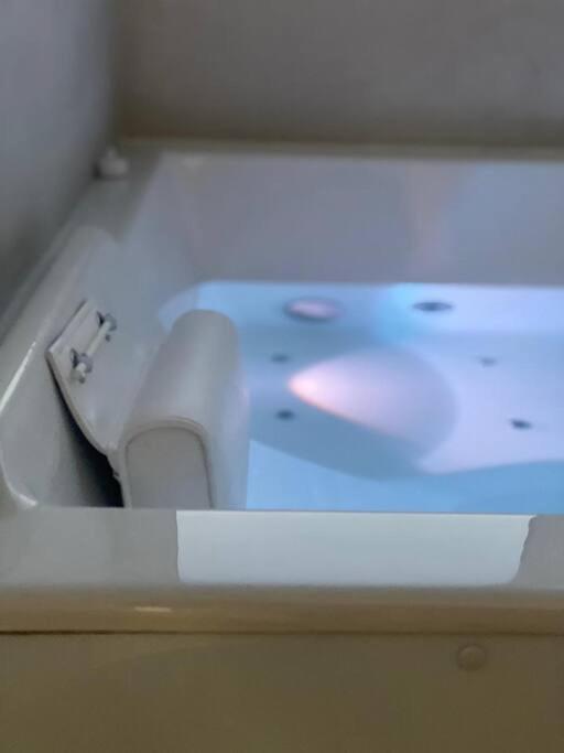 Suite « Body Love » - Jacuzzi Privatif Créteil Buitenkant foto